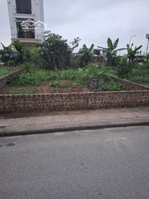 bán đất cự khối long biên hà nội dt: 300m2 * 12,7m * 27 tỷ ôtô vào đất chia được 4 lô 2 nối vào