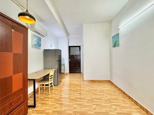 cho thuê phòng studio cửa sổ siêu rộng siêu thoáng tại phú nhuận