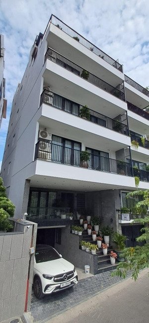 mặt phố âu cơ - lạc long quân, tây hồ dt 50m, 6 tầng thang máy, mt 5,1m, giá 23 tỷ, kinh doanh tốt