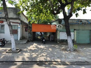 bán đất mặt tiền trần anh tông, sát biển nguyễn tất thành, dt 108m2 đường 10,5m
