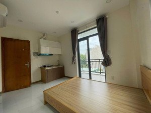 cho thuê nhà trọ ban công full nội thất 30m2 tại tạ hiện, q2, hcm, 5 triệu