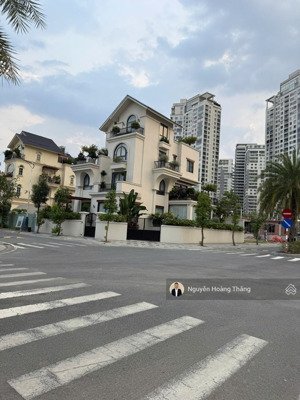 bán biệt thự 17x22 (369m2) chỉ 243tr/m2, np 5x20 (100m2) chỉ 26.5 tỷ, sg mystery q.2 lh 