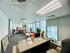 cđt cho thuê văn phòng full nội thất , vuông như bánh chưng - 140m² nguyễn chí thanh