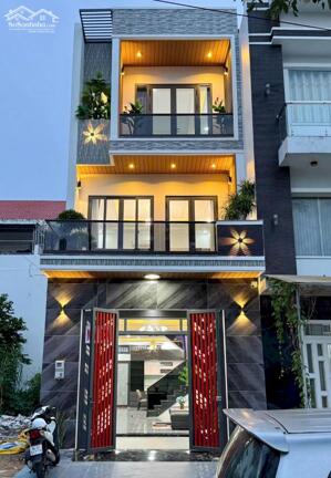  BÁN NHÀ 1 TRỆT 2 LẦU - TRUNG TÂM TP TÂN AN