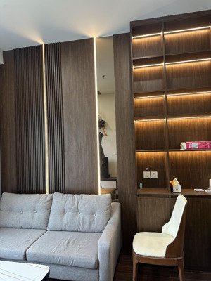 chính chủ cho thuê căn 2pn 2wc căn hộ cao cấp phân khu h1 masteri water front ocean park