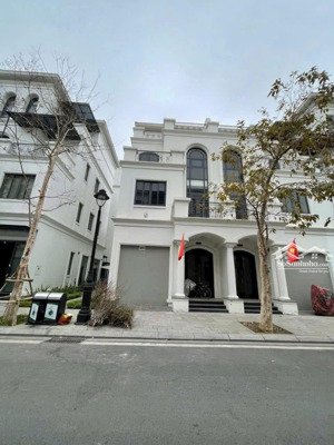 liền kề xẻ khe hàng hiếm gần công viên vinhomes marina cực đẹp!!!