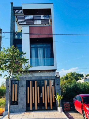 bán nhà mặt tiền 120m2 chỉ với 2ty400 ngay tp. thủ dầu một-bình dương