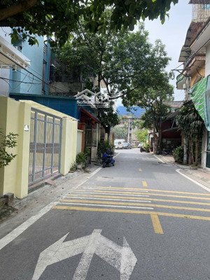 bán gấp 100m2 đất ngọc thụy,mt 6m, siêu hiếm, giá đầu tư. lh: 