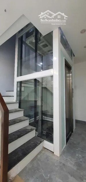 thông cổ linh 5 tầng, dt 40m2, ngõ ô tô chỉ 8,65 tỷ