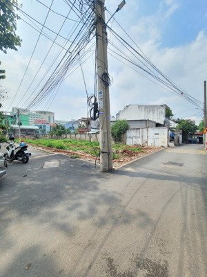 cần bán gấp 2 lô ngay ql13, vĩnh phú, gần bệnh viện hạnh phúc, sổ hồng riêng, hỗ trợ ngân hàng