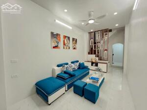 Cần bán nhà Văn Chương, 40m2, 5 tầng mới cứng, trung tâm Đống Đa, Chỉ 6.6 tỷ ở ngay