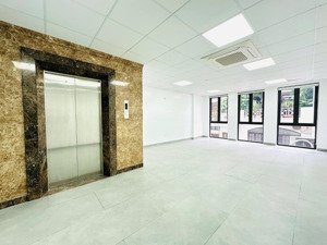siêu phẩm tòa văn phòng 8 nổi 1 hầm 9t thang máy