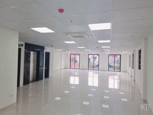 cho thuê toà nhà 7 tầng, thông sàn thang máy tại nguyễn cơ thạch, khu đô thị mỹ đình