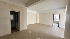 chủ thiện chí bán căn góc 101m2 thông thủy tòa c18 xuân la, tòa nhà đã có sổ, khuôn tiền 7 tỷ hiếm