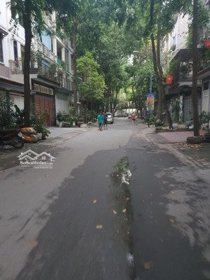 cần bán nhà 4.5 tầng, diện tích 75m2 mặt tiền 5m tại trục chính kinh doanh sầm uất nhất kđt xa la