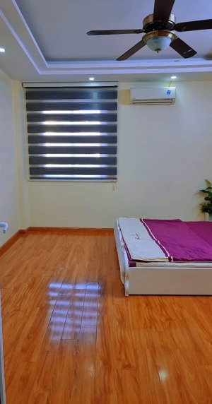bán gấp nhà mặt phố cổ lương ngọc quyến.dt:110m2,mt:4,8m.vị trí đẹp nhất phố,kd cho thuê tốt.