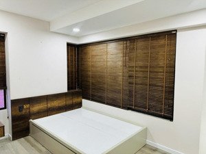 bán biệt thự trên đất 4.482m2. giá 30 tỷ. gia đình cần bán gấp. lh: 