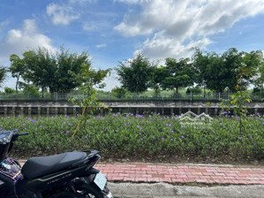 cần bán nền 123m( 6x20,5) sau lưng chợ đầu mối thủ đức đường nhựa 10m sổ riêng giá chỉ 5,5 tỷ