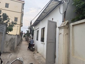 bán 40m2 đất + sẵn nhà cấp 4 và nội thất vĩnh lộc - thư phú. ngay sát chợ. đường ô tô đỗ cửa