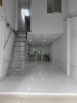 cho thuê nhà hxh phan văn trị p11,bt, 3x11m,1 trệt 1 lửng, 1pn2wc, 7tr