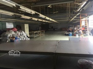cho thuê nhà xưởng nằm đường quốc lộ 1a, phường tân hưng thuận quận 12. dt: 1020m giá 65 triêu