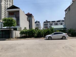 Bán đất mặt phố Nguyễn Khiêm Ích gần ngay quận ủy Gia Lâm, gần hồ điều hòa, kinh doanh cực tốt