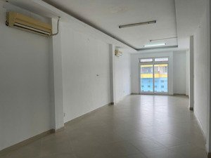 văn phòng 60m2 ngay mặt tiền nơ trang long - free phí quản lý - cửa kính siêu thoáng
