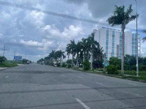 cần bán gấp đi mỹ trạm đăng kiểm 7600m2, ngay bệnh viện tân tạo, đức hòa, long an giá 52 tỷ tl