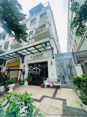 lakeview city 23 tỷ sở hữu ngay shophouse 5 tầng. dt 7x20m sẵn nội thất cao cấp (có thang máy)