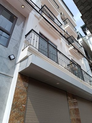 bán nhà 5 tầng mới koong full nội thất,ngay cầu vĩnh tuy,đối diện eon longbiên.dt 30m giá 6,990 tỷ