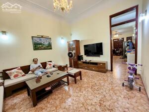 Bán nhà Văn Cao 63m2 ngõ phân lô xe ba gác tránh gần Hồ Tây 16 tỷ