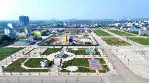 Em Trường CĐT có quỹ đất nền đẹp nhất ngay Sam Sung, đối diện 2 tòa chung cư. Quỹ lô đẹp có hạn.