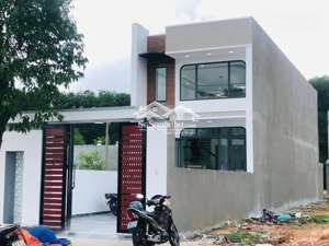 bán nhà chính chủ giá tốt vị trí đẹp vào ở ngay- tại bến cát