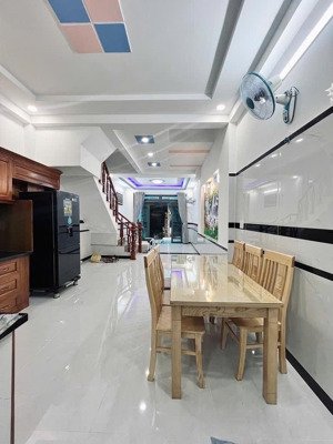 cực ngon, gần công viên làng hoa, gò vấp, 4pn, 50m2, chỉ 5x tỷ.