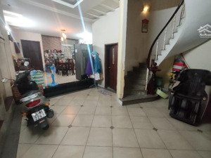 ngộp bank nhà 3 tầng mặt tiền đường đông hưng thuận 02,phường đht, q12, dt 203m2(7,6mx31m) giá 13tỷ