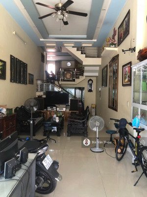 bán nhà mặt đường miếu hai xã - diện tích 57m2 - vị trí đẹp kinh doanh tốt