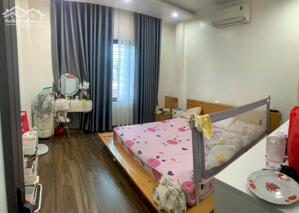 Cần bán nhà 3 tầng dân xây ngõ thông 6m