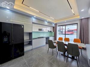 GIAO DỊCH NGAY, NHÀ MỚI NGUYỄN VĂN CỪ 50M, 7T, MT8M, GARA, THANG MÁY, 2 THOÁNG, NỞ HẬU, KD.