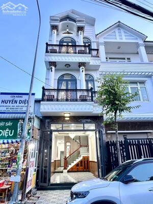 Nhà 1 trệt 2 lầu trục chính khu dân cư Hàng Bàng gần đại học Y Dược