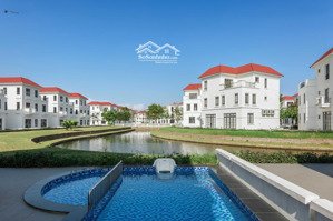 chính chủ cắt lỗ sâu bt 400m2, 4 tầng, bể bơi view hồ sân golf giá chưa tới 40tr/m2
