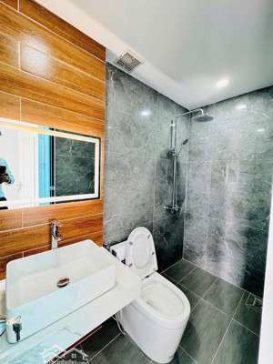 gía 5.6 tỷ nhà 4 tầng hxh - đường phùng văn cung - phan xích long - phường 7 - phú nhuận