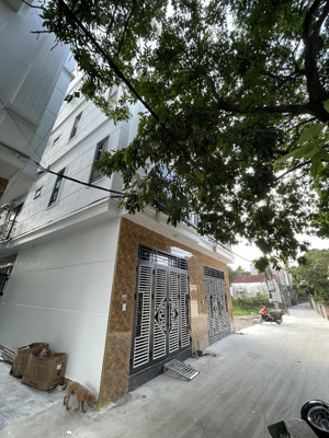 bán nhà 30m2 giá 2tỷ480tr ngõ ô tô thiết kế hiện đại khu vực nhiều dự án gần chợ, trường , tiện ích