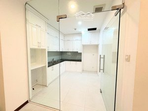 bán gấp căn hộ chung cư tòa nhà d11 sunrise building 3pn 2wc dt: 135m2 giá 8.5 tỷ lh: 