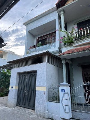 chính chủ cần tiền cần bán gấp nhà riêng tại phú thượng huế, giá siêu rẻ 3,95tỷ 195m2 3pn, 2wc, 1pk