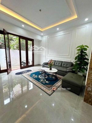 nhà cầu diễn dân xây | thoáng trước sau | ở ngay | có sân để xe | ô tô | sổ nở hậu | giao dịch ngay