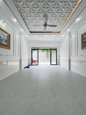 bán nhà, hxh 7m, giá 8,9 tỷ, 5m x 20m, nhà 3 tầng, st, full nt cao cấp, huỳnh tấn phát, nhà bè.