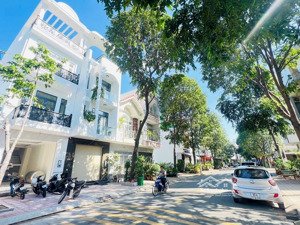 nhà mới 4 lầu đường d2 kdc võ thị sáu, phường trấn biên, biên hoà.