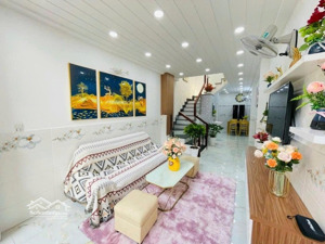 chính chủ cần bán nhà đường lê văn sỹ p. 14 quận 3 dt: 31.7m2, giá 4 tỷ 590 (tl)