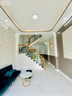 Nhà nhỏ xinh 1 trệt 1 lầu 36m2 bao SHR giá tốt, chưa tới 700tr