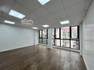 cho thuê văn phòng tại trần phú - hà đông, dt 60m2/tầng, sàn thông như ảnh